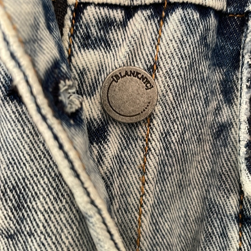 NWOT Blank NYC Large Distressed Denim Jean Jacket with Sweater Sleeves - Picture 4 of 10